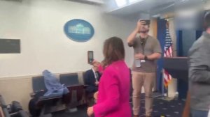 🇺🇸Стрельба у Белого дома во время выступления Дональда Трампа. Ближайшие улицы оцепили…🔽