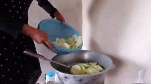Готовим вкусное рагу из кабачков.
