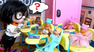 ПУПСИКИ В ШКОЛЕ🎒👶, УЧИТЕЛЬ В ШОКЕ😮 Куклы ЛОЛ сюрприз ИГРУШКИ, смешные мультики Даринелка