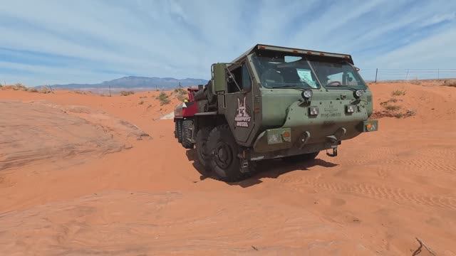 Мёрфи сделал из военного трака аварийку. смотреть онлайн