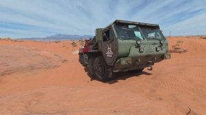 Мёрфи сделал из военного трака аварийку.