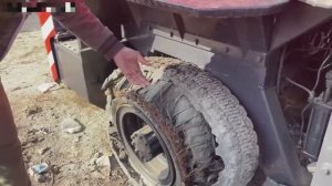 Два вида шиномонтажа в Пакистане. С гайковёртом в кроссовках и традиционный