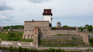 В Эстонии продают туры на границу с Россией, чтобы посмотреть концерт к 9 Мая