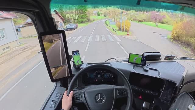 Едем на новом Mercedes Actros смотреть онлайн