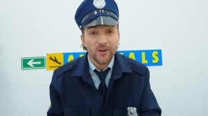 Крис и Ники учатся делиться игрушками и играть вместе
