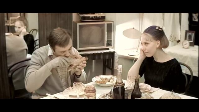 ПОТОМ КОФЕ С КОНФЕТАМИ...