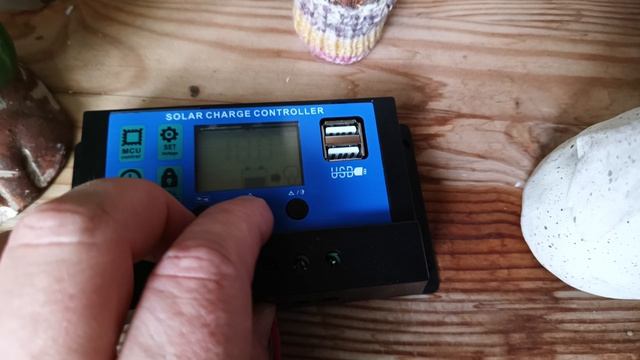 Солнечная панель 100W + контроллер — правильное подключение (можно даже у кровати)