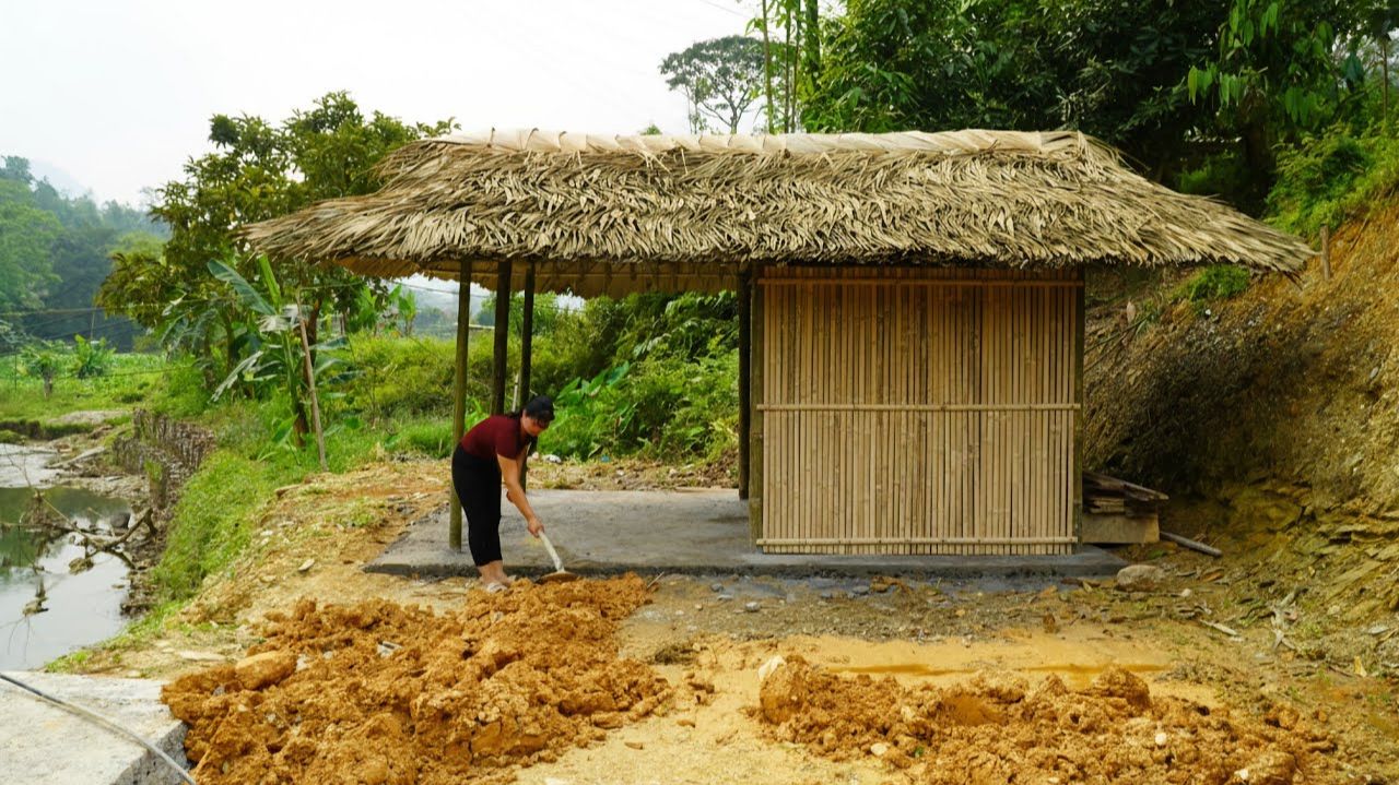Full Video Harvesting pumpkins for sale and building a new bamboo house.