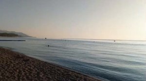 Мы проснулись не первые на море уже кто то есть