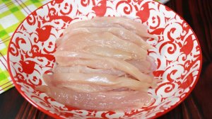Зачем я нарезала Филе полосками смотрите в этом видео. Это очень вкусно