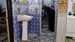 Мачеха пристает к своему мужу,
