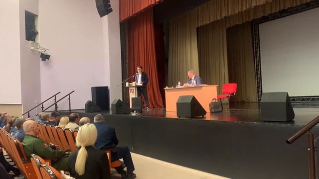 Губернатор Михаил Котюков на встрече с жителями Ачинска в 2023 году смотреть онлайн