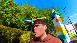Прятки в парке аттракционов