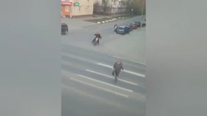 В Орле зумер на питбайке без прав сбил пенсионерку на переходе

17-летний «байкер» наехал на 70-летн