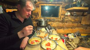 Сплав по малой реке до соседней избы. Эту избу будем ломать! Рыбалка по хариусу. Готовим уху на ужин