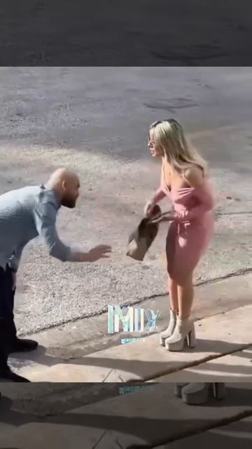 Вероятно здесь есть какая то мораль😅😅😅
