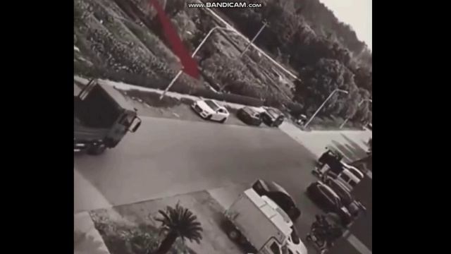 Да, что тут вообще происходит. Очень странные явления и происшествия
