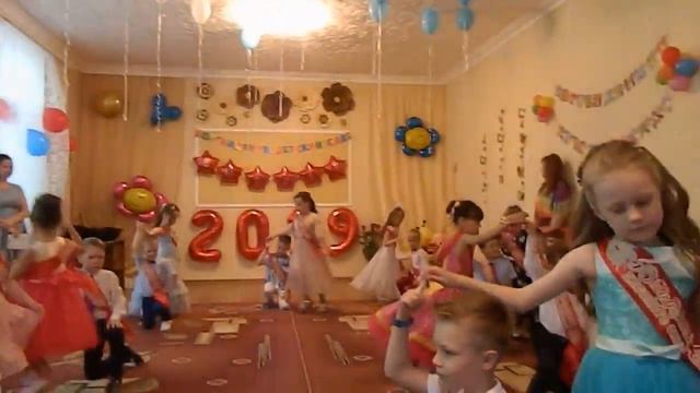 ВЫПУСКНОЙ ВАЛЬС В ДЕТСКОМ САДУ