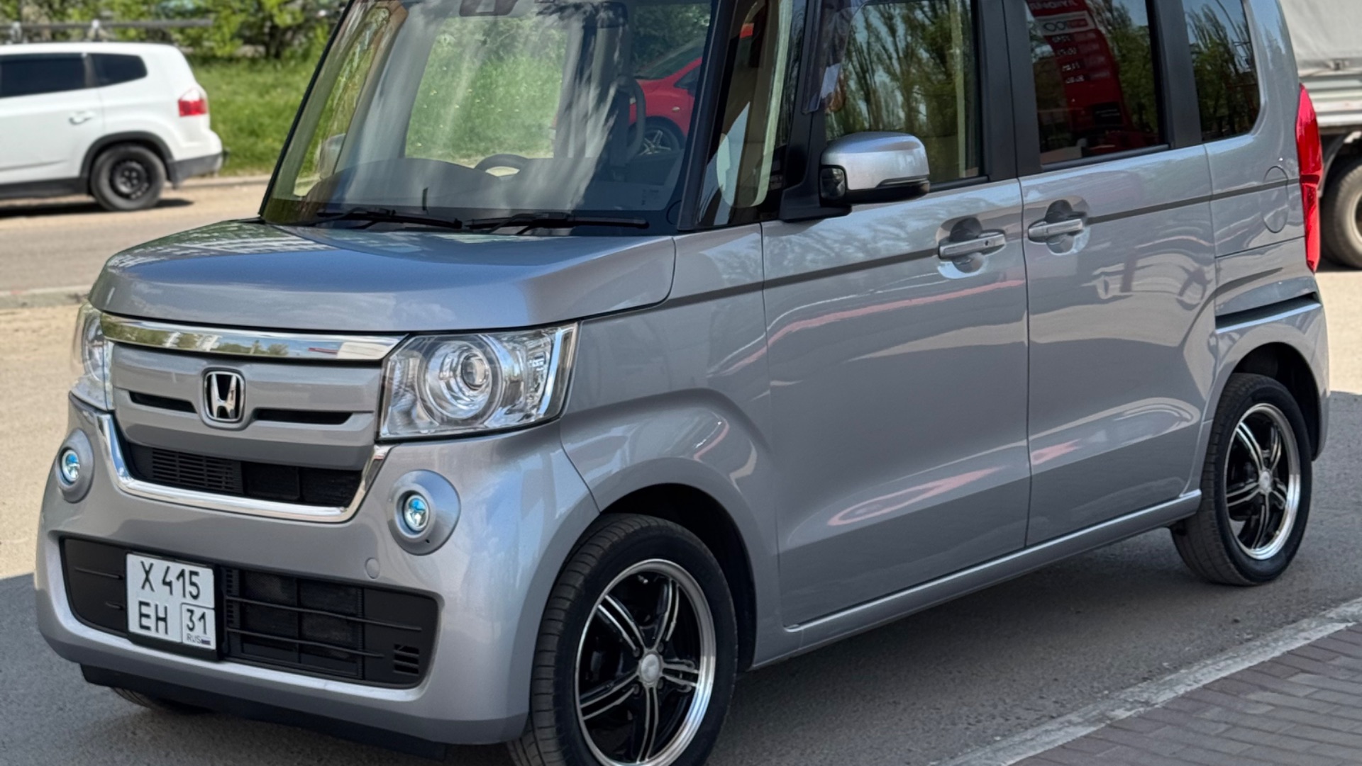 HONDA N-BOX