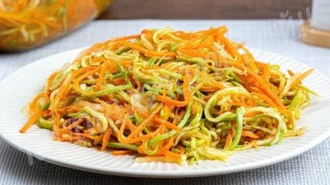 ✨ Кабачки по‑корейски — вы не поверите, насколько это просто!