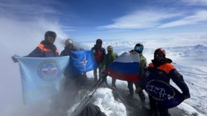 Спасатели МЧС России поднялись на Авачинскую сопку и покорили вулкан Ключевской