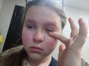 делаю уроки и говорю с вами