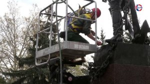 В Севастополе началась сезонная чистка памятников и монументов