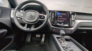 Volvo XC60 2.0 AT (245 л.с.) 4WD