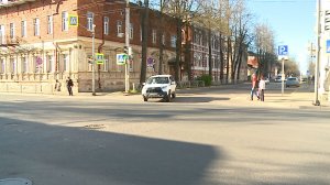 (Рыбинск-40) В ЦЕНТРЕ ПЕРЕНАСТРОИЛИ СВЕТОФОР