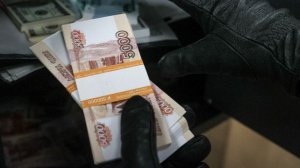 Мошенники заставили хабаровчанина лететь во Владивосток и вскрыть сейф в квартире