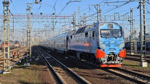 старается! ЭП2К-503 с поездом №745 «Аврора» Москва–Санкт-Петербург