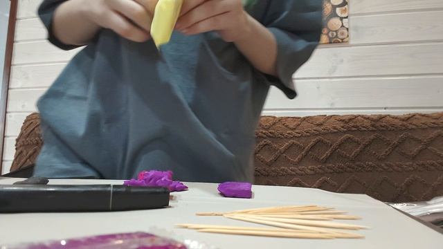 лепка из пластилина из м/с три кота лапочка и брелок карамелька смотреть онлайн