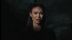 Яна Кошкина читает стихотворение «Ленинградская осень» Ольги Берггольц: проект ВК «Живые голоса»