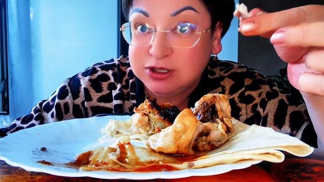 У меня ОТКЛЮЧАТ ГАЗ🤭🙄/ А на перекус перед обедом шашлычок из курочки/Мукбанг