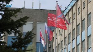 Торжественная церемония поднятия флагов к 81-й годовщине Победы в Великой Отечественной войне