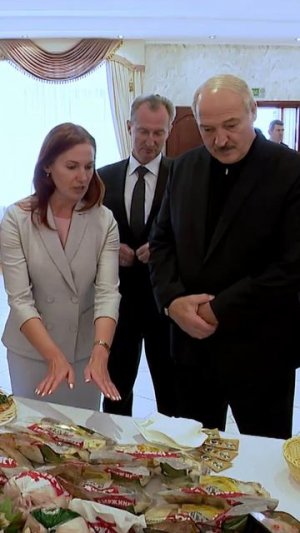 «Ты считаешь, это лучшие пельмени?» Лукашенко на  агрокомбинате «Дзержинский»