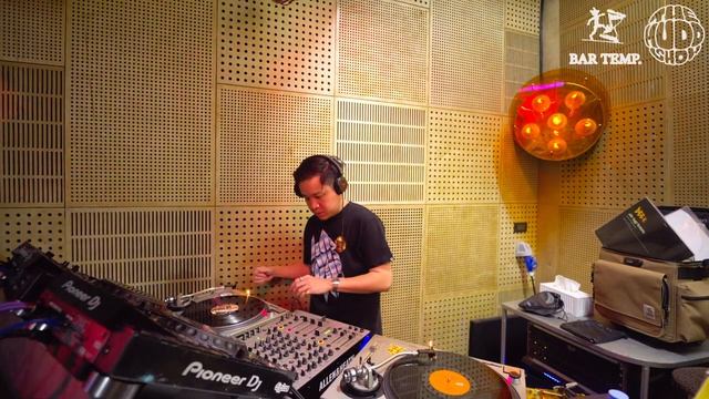 Sarayu @ themuddshow x Bar Temp