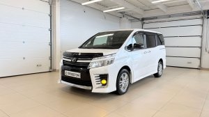 Toyota Voxy, 2015 год