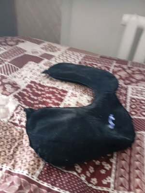 надуваю на шейную подушку