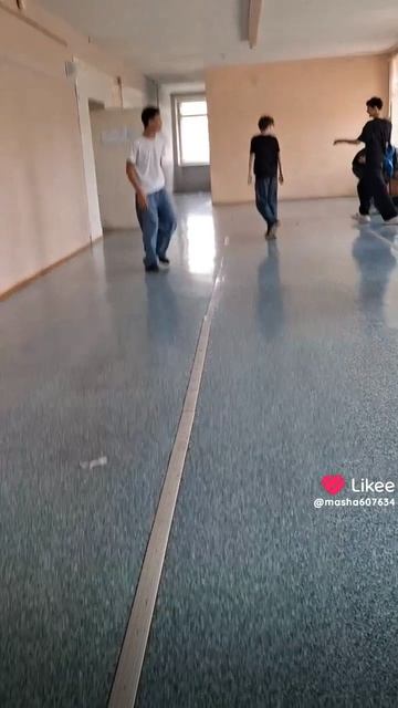 шарик лопнул на перемене
