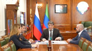 Мэр Махачкалы получил в подарок, сбитый в зоне СВО дрон