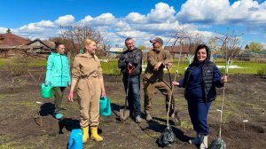 КУПИЛИ ДВА ДОМА В ДЕРЕВНЕ/ПОСАДИЛИ ВИШНЕВЫЙ САД ВСЕЙ СЕМЬЕЙ/ДРУЖНО РАБОТАЕМ ВМЕСТЕ