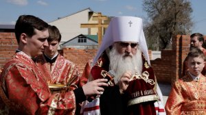 Митрополит Лонгин совершил чин основания храма в поселке Пригородный