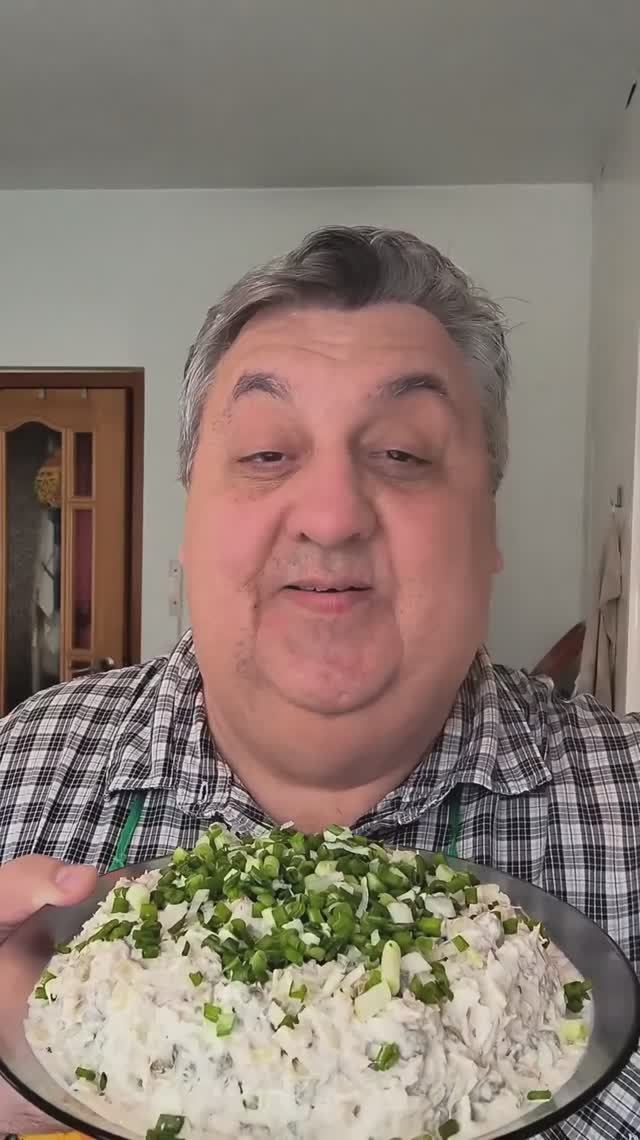 🥗 Готовим дома: Салат «Ностальгия» со скумбрией