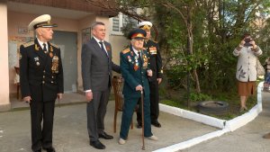 Персональные парады приняли ветераны Аким Евпак и Виталий Исупов