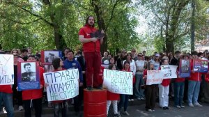Активисты «Молодой гвардии Единой России» провели акции у посольств европейских стран.