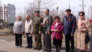 Ветераны и школьники Братска проводят праздничные митинги у памятников героям
