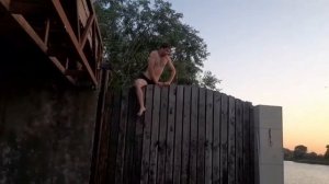 На озере хорошо плюхнулся.mp4
