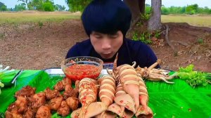 #МУКБАНГ Кальмары с соусом из морепродуктов и свежими овощами! АСМР ЕДА НА КАМЕРУ ОБЖОР ОБЕД