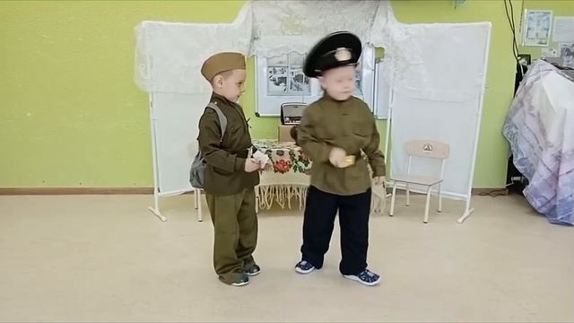 "Мать сына провожала на войну", Исполняют: Коллектив средней группы, 4-5лет